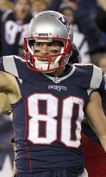 Danny Amendola will restructure his contract to stay with the Patriots